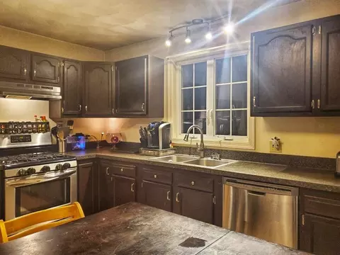 81 Lake View Dr, Glocester, RI 02814 photo 5