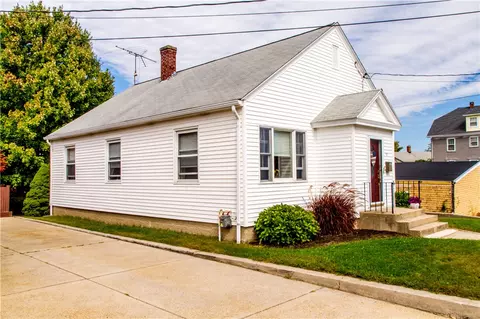 57 Kennedy St, Woonsocket, RI 02895 photo 2