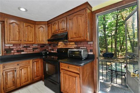 8 Tomahawk Ct, Warwick, RI 02886 photo 8