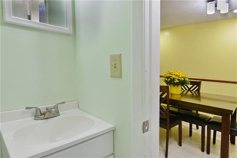 8 Tomahawk Ct, Warwick, RI 02886 photo 12