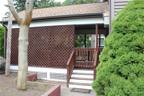 8 Roberge Ave, Woonsocket, RI 02895 photo 9