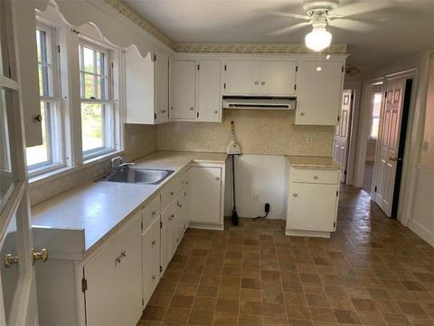 50 Benoit St, Coventry, RI 02816 photo 6