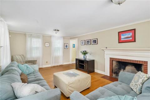 38 Lantern Ln, Warwick, RI 02886 photo 2