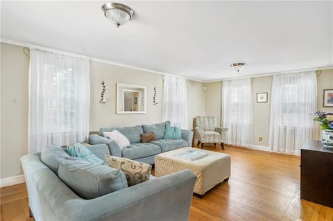 38 Lantern Ln, Warwick, RI 02886 photo 3