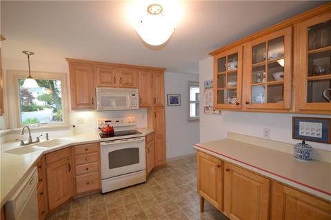 7 Oak St, Warren, RI 02885 photo 9