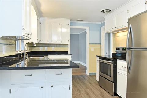 90 Lancaster Ave, Warwick, RI 02886 photo 12