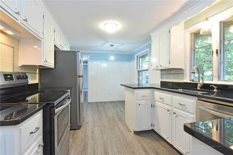 90 Lancaster Ave, Warwick, RI 02886 photo 13