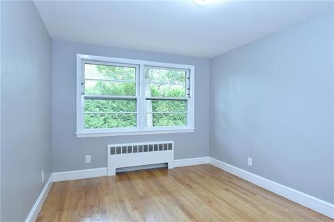 90 Lancaster Ave, Warwick, RI 02886 photo 21