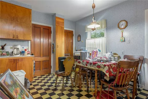 58 Summer St, Westerly, RI 02891 photo 2