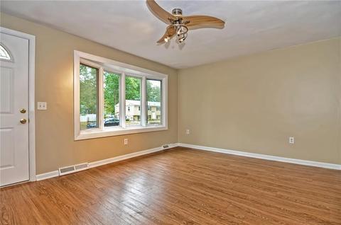 123 Custer St, Warwick, RI 02889 photo 5