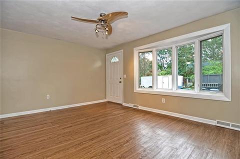 123 Custer St, Warwick, RI 02889 photo 4