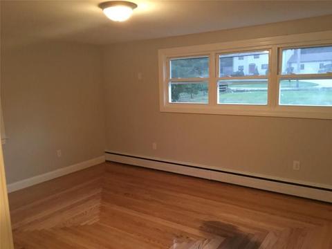 686 Commonwealth Ave, Warwick, RI 02886 photo 8
