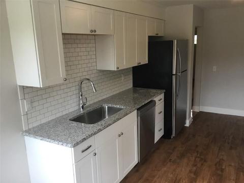 686 Commonwealth Ave, Warwick, RI 02886 photo 7