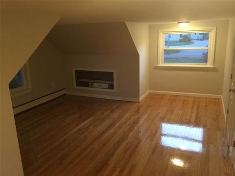 686 Commonwealth Ave, Warwick, RI 02886 photo 9