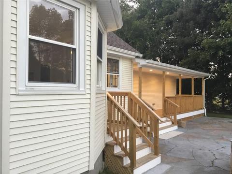 686 Commonwealth Ave, Warwick, RI 02886 photo 2