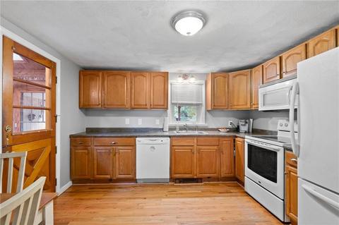 60 Benoit St, Coventry, RI 02816 photo 7