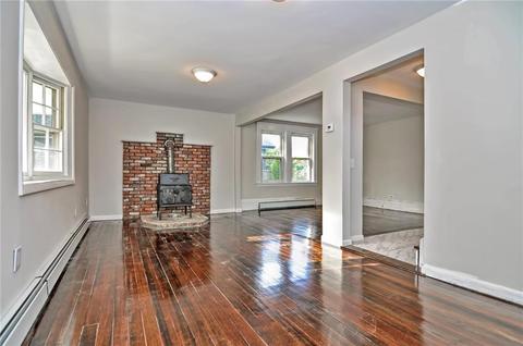23 Delaware Ave, Warwick, RI 02888 photo 10