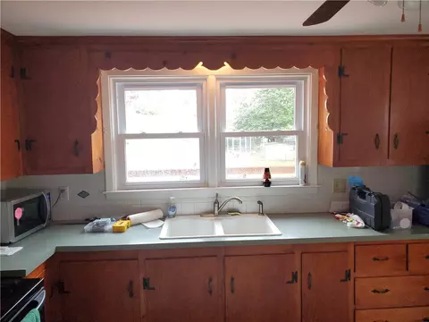 452 Chestnut St, Warwick, RI 02888 photo 9