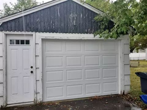 452 Chestnut St, Warwick, RI 02888 photo 4