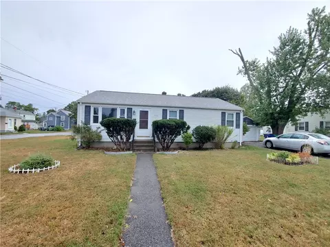 452 Chestnut St, Warwick, RI 02888 photo 1