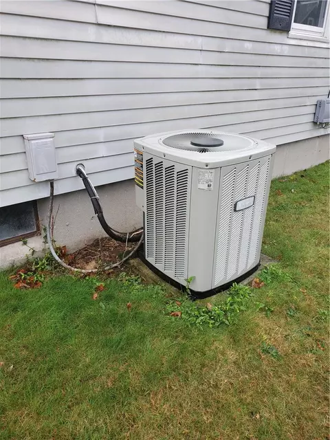 452 Chestnut St, Warwick, RI 02888 photo 2