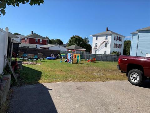 219 Crawford St, Woonsocket, RI 02895 photo 4