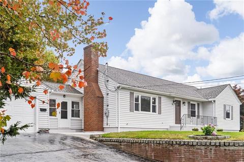 20 St Louis Ave, Woonsocket, RI 02895 photo 5