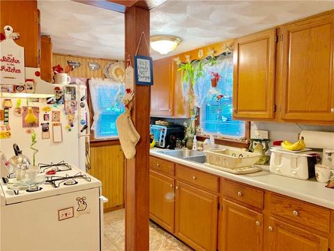754 Grove St, Woonsocket, RI 02895 photo 2