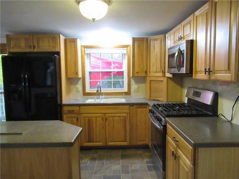 1 View Ave, Warwick, RI 02886 photo 4