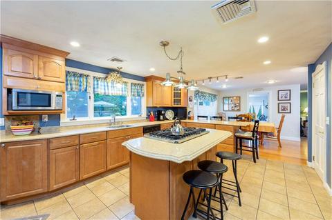115 Apple Tree Ln, Warwick, RI 02888 photo 8