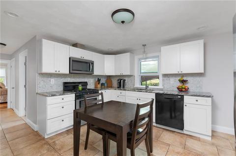 399 Lydia Ave, Woonsocket, RI 02895 photo 2