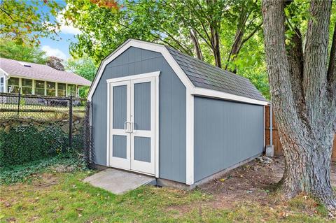 399 Lydia Ave, Woonsocket, RI 02895 photo 17