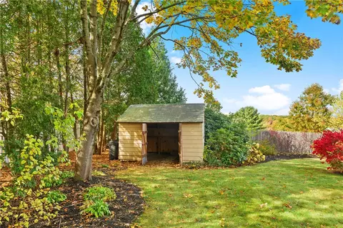 106 Grandview Ave, Woonsocket, RI 02895 photo 10