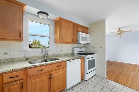 106 Grandview Ave, Woonsocket, RI 02895 photo 14