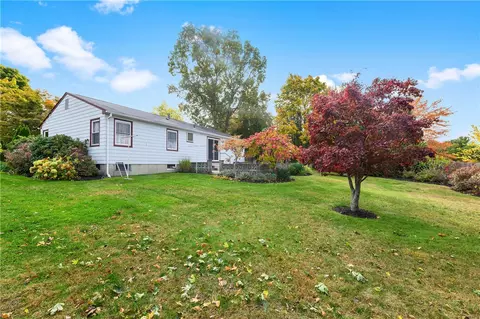 106 Grandview Ave, Woonsocket, RI 02895 photo 6