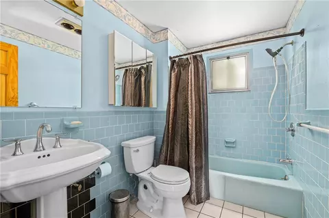 106 Grandview Ave, Woonsocket, RI 02895 photo 23