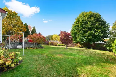 106 Grandview Ave, Woonsocket, RI 02895 photo 5
