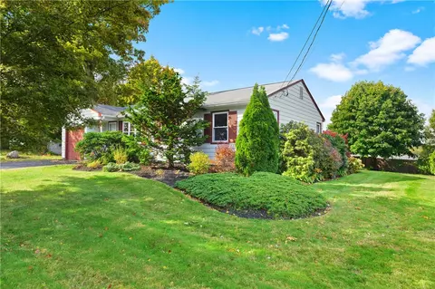 106 Grandview Ave, Woonsocket, RI 02895 photo 3