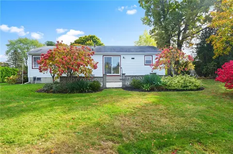106 Grandview Ave, Woonsocket, RI 02895 photo 4