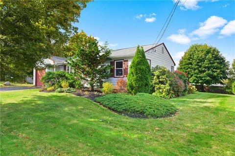 106 Grandview Ave, Woonsocket, RI 02895 photo 3