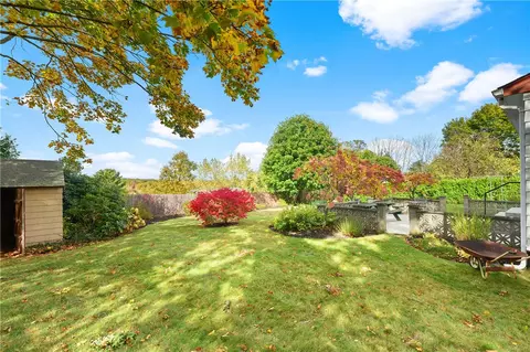 106 Grandview Ave, Woonsocket, RI 02895 photo 7