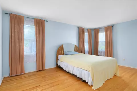 106 Grandview Ave, Woonsocket, RI 02895 photo 18