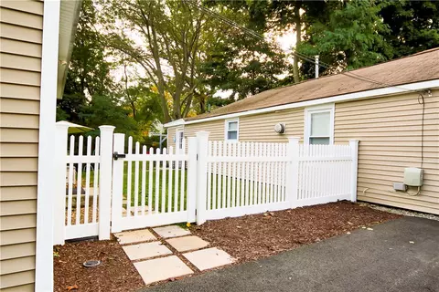 787 Bernon St, Woonsocket, RI 02895 photo 28