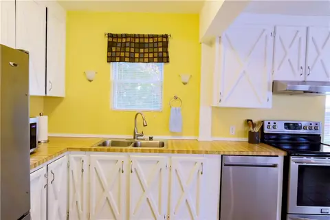 787 Bernon St, Woonsocket, RI 02895 photo 20