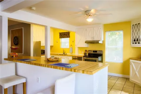 787 Bernon St, Woonsocket, RI 02895 photo 13