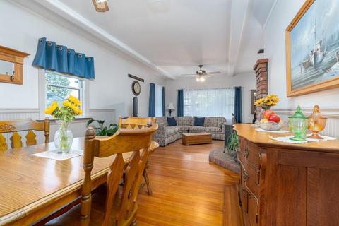 45 Brinton Ave, Warwick, RI 02889 photo 9