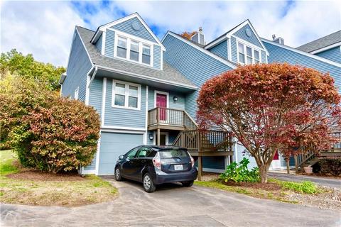 1103 Brookhaven Ln, Woonsocket, RI 02895 photo 2
