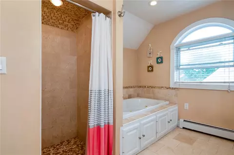 84 Vine St, Woonsocket, RI 02895 photo 24