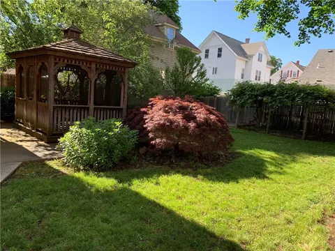 78 Appleton Ave, Pawtucket, RI 02860 photo 4