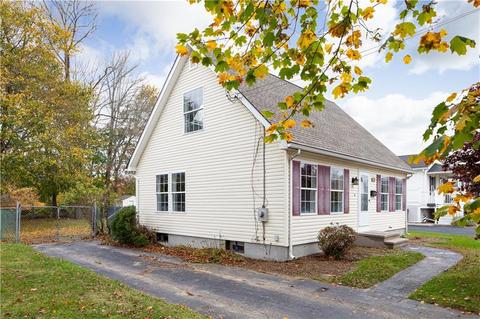 20 Ledward Ave, Westerly, RI 02891 photo 3